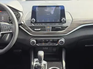 Nissan Altima 2024 2.5 SV 4dr Sedán
