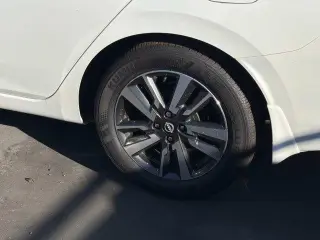 Nissan Versa 2025 SV 4dr Sedán