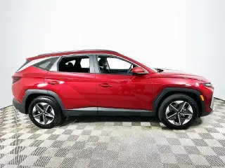 Hyundai TUCSON 2025 SEL SUV de 4 puertas