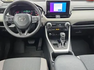Toyota RAV4 2024 XLE 4 SUV
