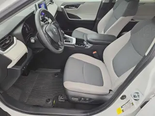 Toyota RAV4 2024 XLE 4 SUV