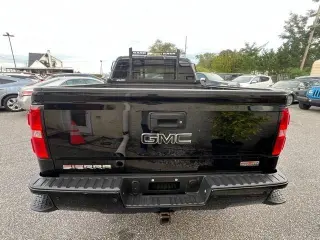 2015 GMC Sierra 1500 4WD Crew Cab 143.5" SLT