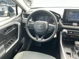 Toyota RAV4 2021 AWD LE 4dr SUV