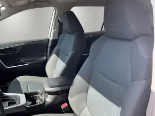 Toyota RAV4 2021 AWD LE 4dr SUV