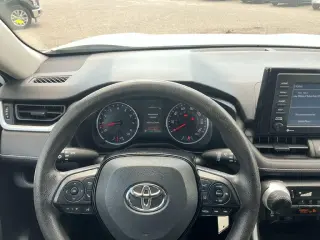 Toyota RAV4 2021 AWD LE 4dr SUV
