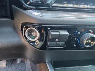 2023 Chevrolet Silverado 1500 High Country Crew Cab 4WD
