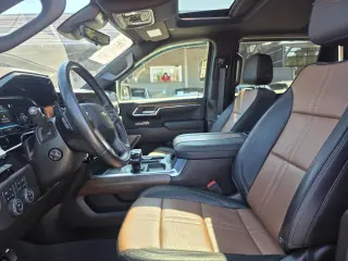 2023 Chevrolet Silverado 1500 High Country Crew Cab 4WD