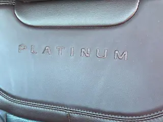 SUV Explorer 2023 AWD Platinum 4 puertas