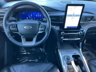 SUV Explorer 2023 AWD Platinum 4 puertas