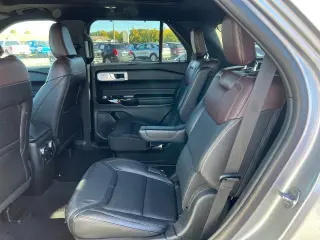 SUV Explorer 2023 AWD Platinum 4 puertas