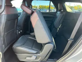 SUV Explorer 2023 AWD Platinum 4 puertas