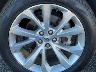 SUV Explorer 2023 AWD Platinum 4 puertas
