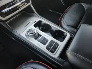 Ford Explorer 2024 XLT SUV de 4 puertas