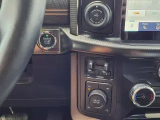 Ford F-150 2023 4x4 Lariat 4dr SuperCrew 5.5 ft. SB