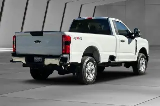 Ford F-350 Super Duty 2023 4x4 XLT 2dr Regular Cab 8 ft. LB SRW Pickup