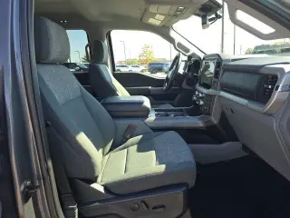 Ford F-150 2023 4x4 Lariat 4dr SuperCrew 5.5 ft. SB
