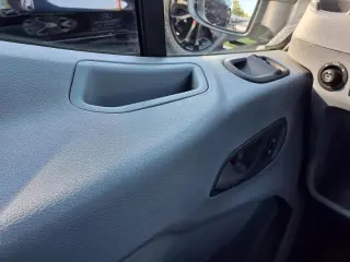 Ford Transit 2018 150 XL 3dr SWB Techo Medio Furgón de Pasajeros con Puerta Deslizante en el Lado del Pasajero