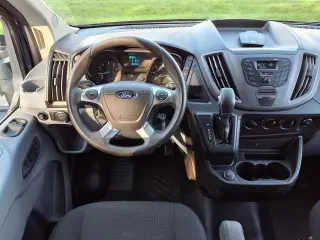 Ford Transit 2018 150 XL 3dr SWB Techo Medio Furgón de Pasajeros con Puerta Deslizante en el Lado del Pasajero