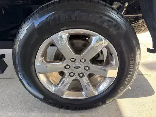 Ford F-150 2023 4x4 Lariat 4dr SuperCrew 6.5 ft. SB