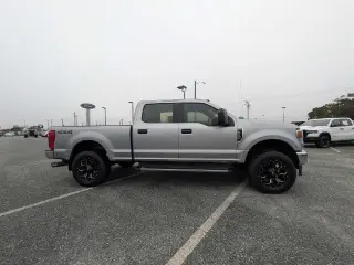 Ford F-250 Super Duty 2021 4x4 XLT 4 puertas Cabina de tripulación 6.8 pies. SB Pick-up