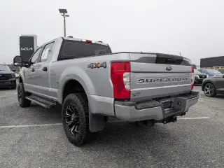 Ford F-250 Super Duty 2021 4x4 XLT 4 puertas Cabina de tripulación 6.8 pies. SB Pick-up
