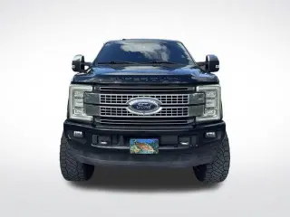 Ford F-250 Super Duty 2017 4x4 King Ranch 4dr Crew Cab 6.8 ft. SB Pickup