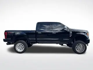 Ford F-250 Super Duty 2017 4x4 King Ranch 4dr Crew Cab 6.8 ft. SB Pickup