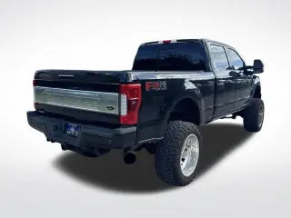 Ford F-250 Super Duty 2017 4x4 King Ranch 4dr Crew Cab 6.8 ft. SB Pickup