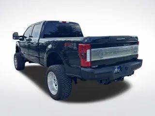 Ford F-250 Super Duty 2017 4x4 King Ranch 4dr Crew Cab 6.8 ft. SB Pickup