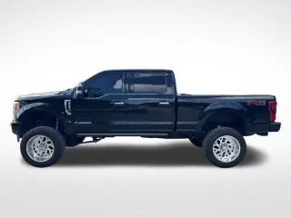 Ford F-250 Super Duty 2017 4x4 King Ranch 4dr Crew Cab 6.8 ft. SB Pickup