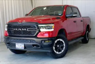 Ram 1500 2022 4x4 Big Horn 4p Puerta de Cabina de Tripulación 5.6 ft. SB Camion