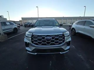 Ford Explorer 2025 AWD Platinum SUV de 4 puertas