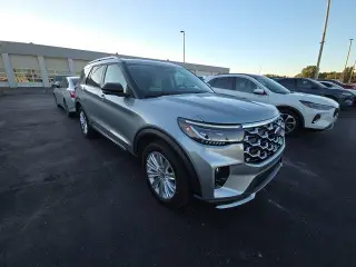 Ford Explorer 2025 AWD Platinum SUV de 4 puertas