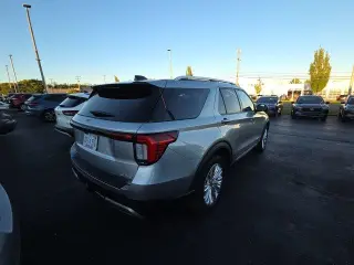 Ford Explorer 2025 AWD Platinum SUV de 4 puertas
