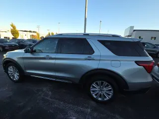 Ford Explorer 2025 AWD Platinum SUV de 4 puertas
