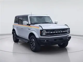 Ford Bronco 2025 4x4 Outer Banks SUV de 4 puertas