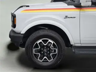 Ford Bronco 2025 4x4 Outer Banks SUV de 4 puertas
