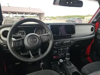 Jeep Wrangler 2024 4x4 Sport 4p SUV