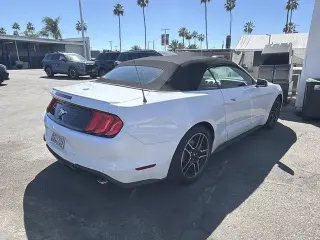Ford Mustang 2022 EcoBoost descapotable 2 puertas