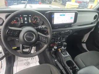Jeep Wrangler 2024 4x4 Sport 4p SUV