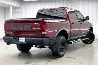 Ram 1500 2017 4x4 Rebel 4 puertas Crew Cab pickup 5.5 pies