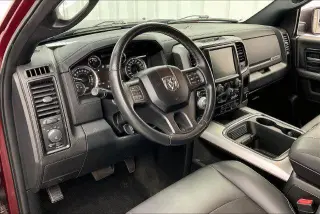 Ram 1500 2017 4x4 Rebel 4 puertas Crew Cab pickup 5.5 pies