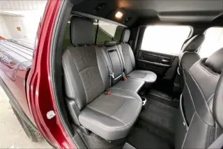 Ram 1500 2017 4x4 Rebel 4 puertas Crew Cab pickup 5.5 pies