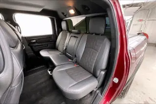 Ram 1500 2017 4x4 Rebel 4 puertas Crew Cab pickup 5.5 pies
