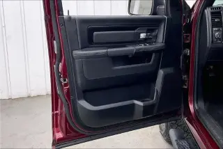 Ram 1500 2017 4x4 Rebel 4 puertas Crew Cab pickup 5.5 pies
