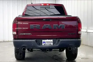 Ram 1500 2017 4x4 Rebel 4 puertas Crew Cab pickup 5.5 pies