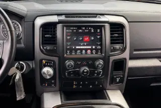 Ram 1500 2017 4x4 Rebel 4 puertas Crew Cab pickup 5.5 pies