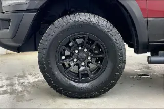 Ram 1500 2017 4x4 Rebel 4 puertas Crew Cab pickup 5.5 pies