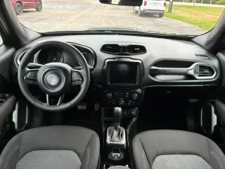 Jeep Renegade 2021 Latitude 4dr SUV
