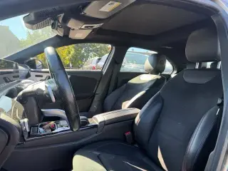 Mercedes-Benz Clase A 2019 AWD A 220 4MATIC 4dr Sedán